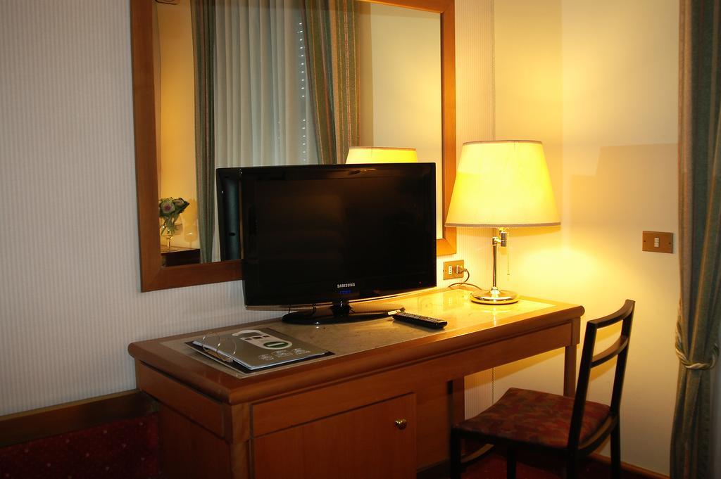 Best Western Hotel San Germano Naples Room photo